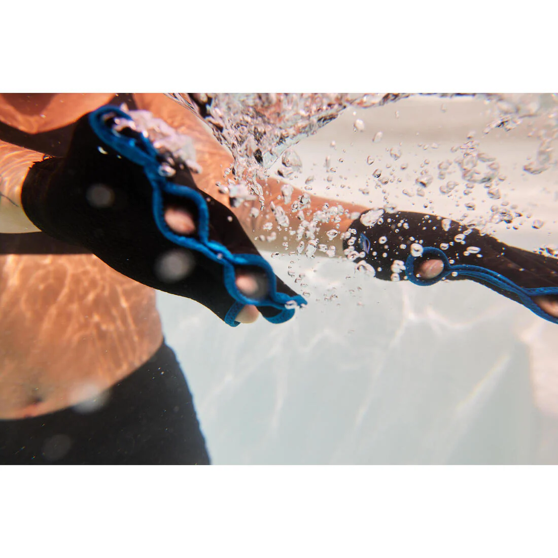 Pair of Aquafitness Neoprene Webbed Gloves black blue - Image 4