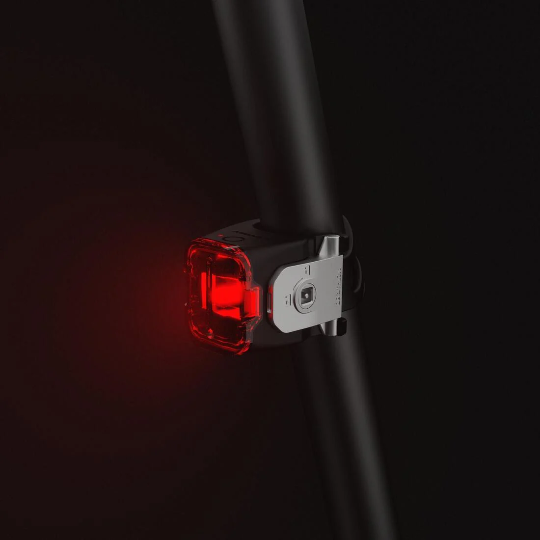 RL 520 LED USB Lock Rear Bike Light 4 Lumens - Image 6