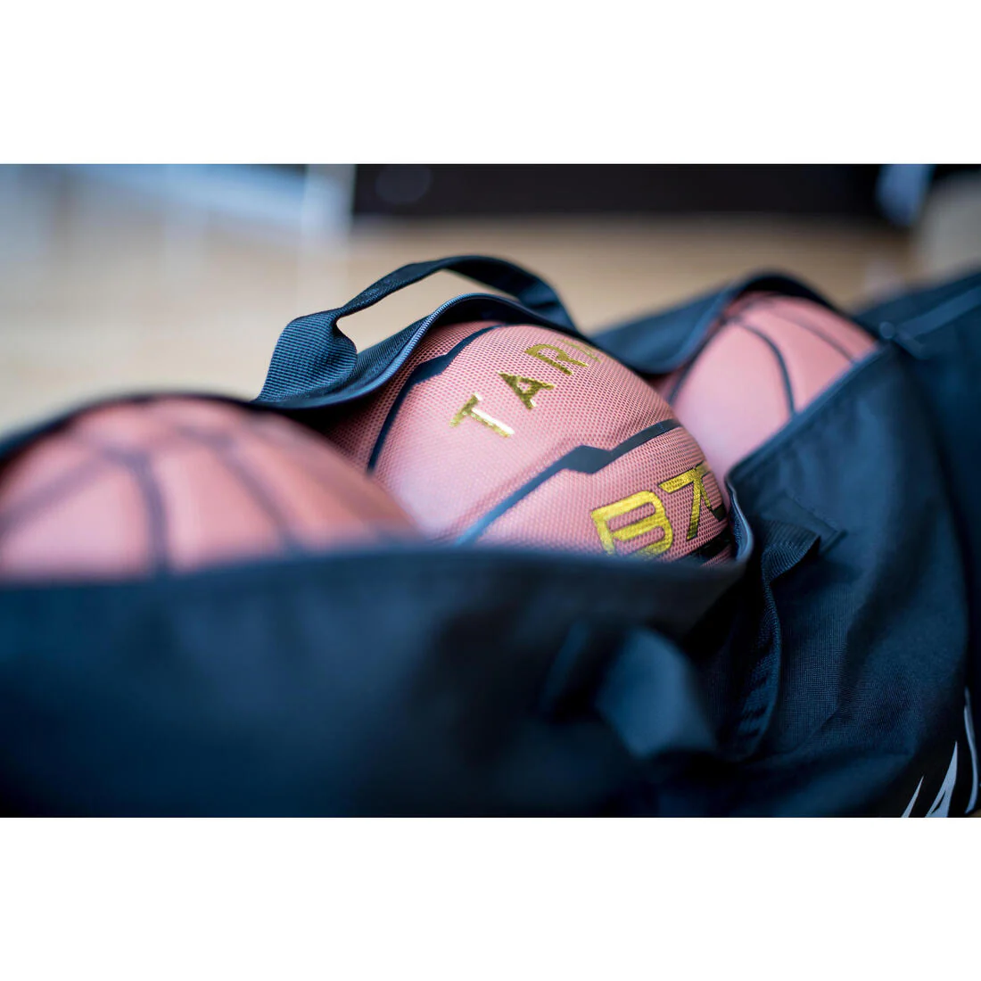 Robust basketball bag for carrying up to five balls (sizes 5 to 7). - Image 5
