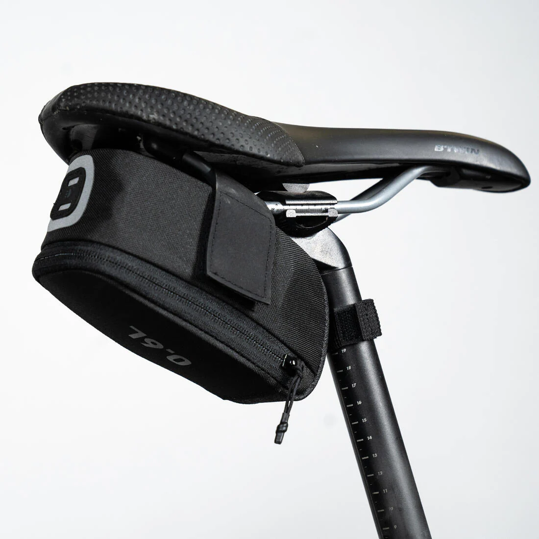 Saddle Bag Easy M 0.6L - Black - Image 3