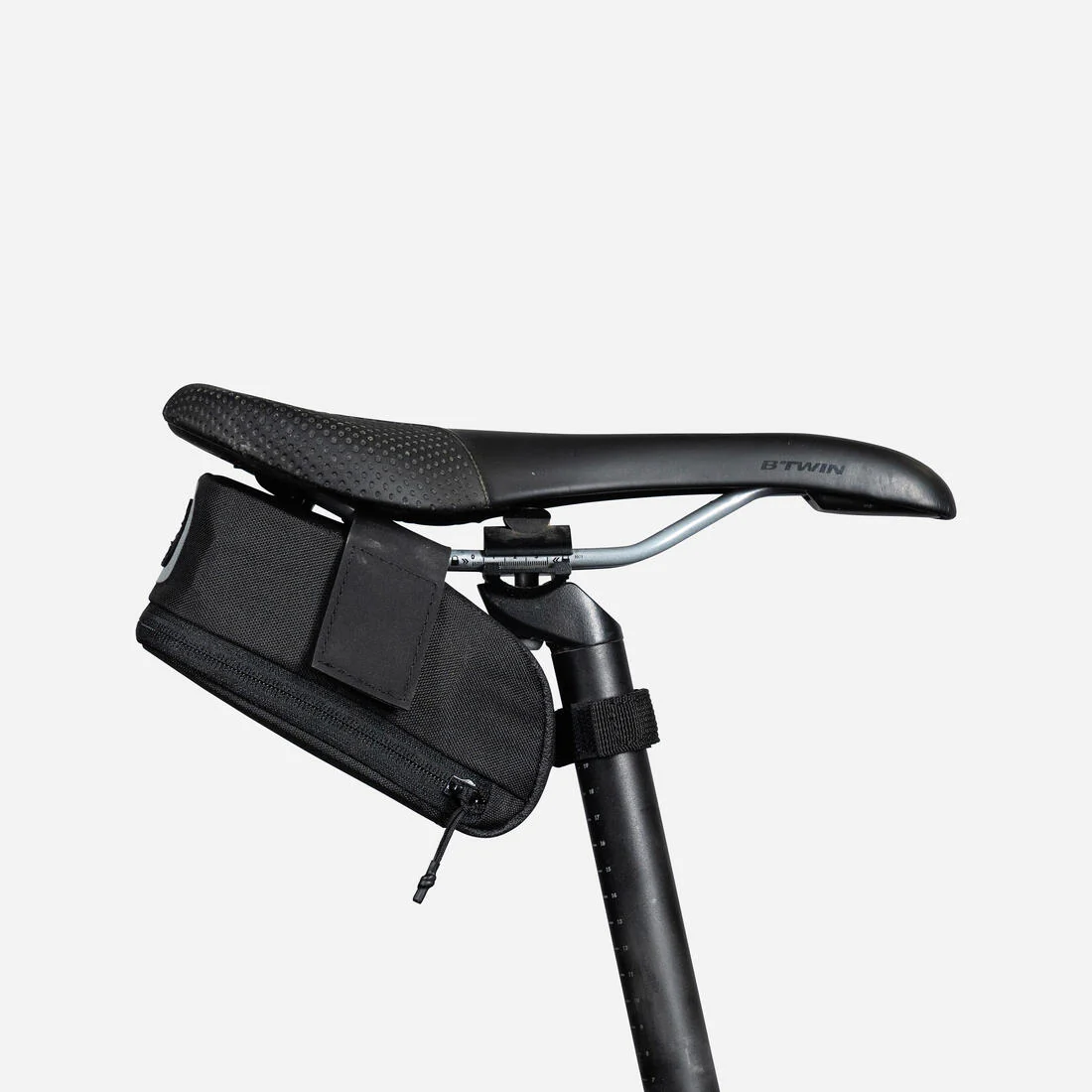 Saddle Bag Kit Easy M 0.6L + Multitool + 3 Tyre Lever - Black - Image 2