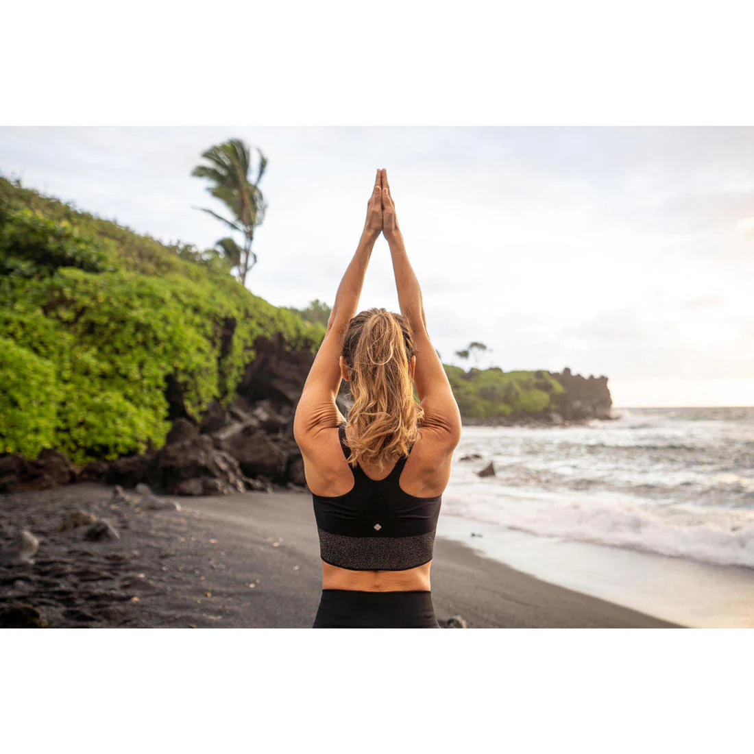 Seamless Long Dynamic Yoga Sports Bra - Black/Silver - Image 9