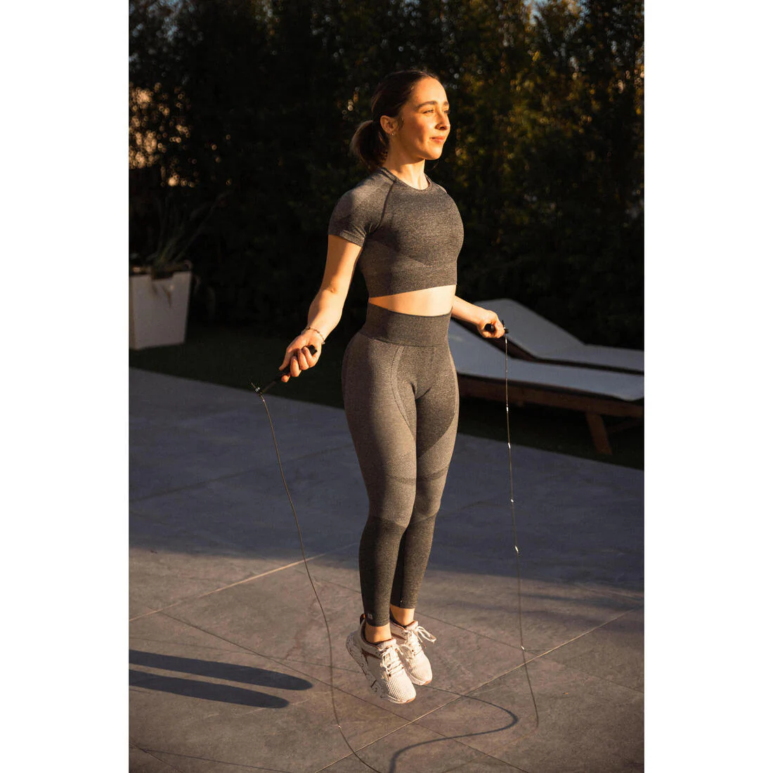 Seamless Short-Sleeved Cropped Fitness T-Shirt - Image 9
