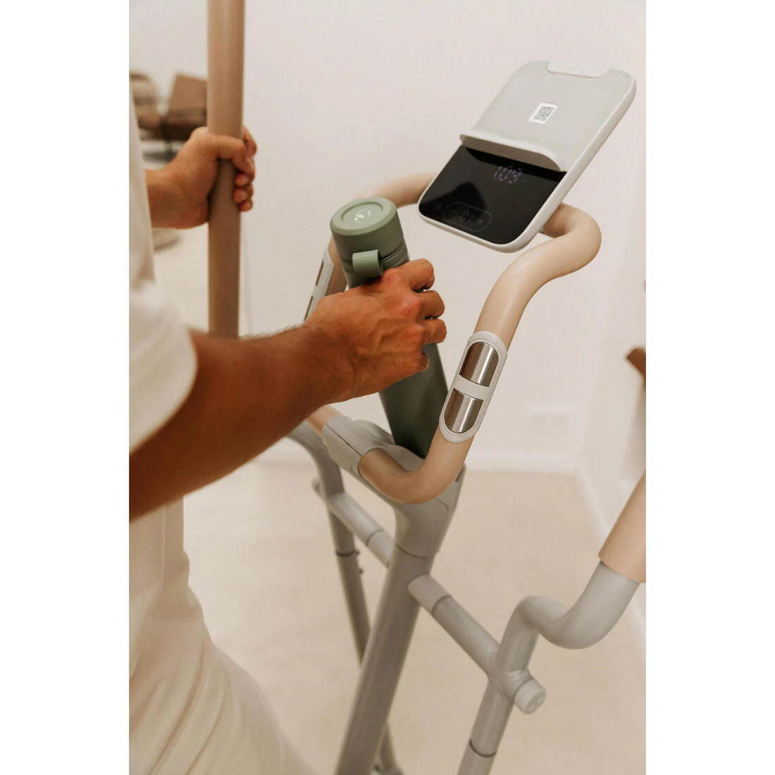 Self-powered 20-programme cross trainer, Initial Elliptical 300 - Image 11