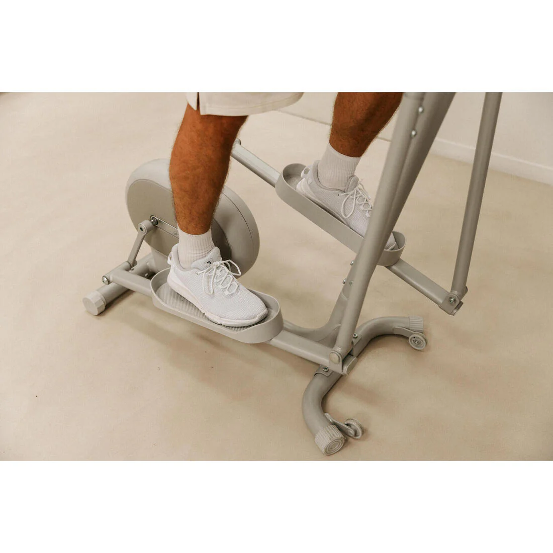 Self-powered 20-programme cross trainer, Initial Elliptical 300 - Image 12