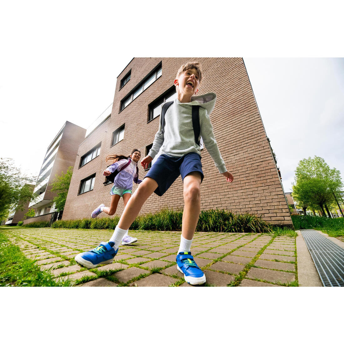 Sports backpack with shoe compartment 17L - Image 20