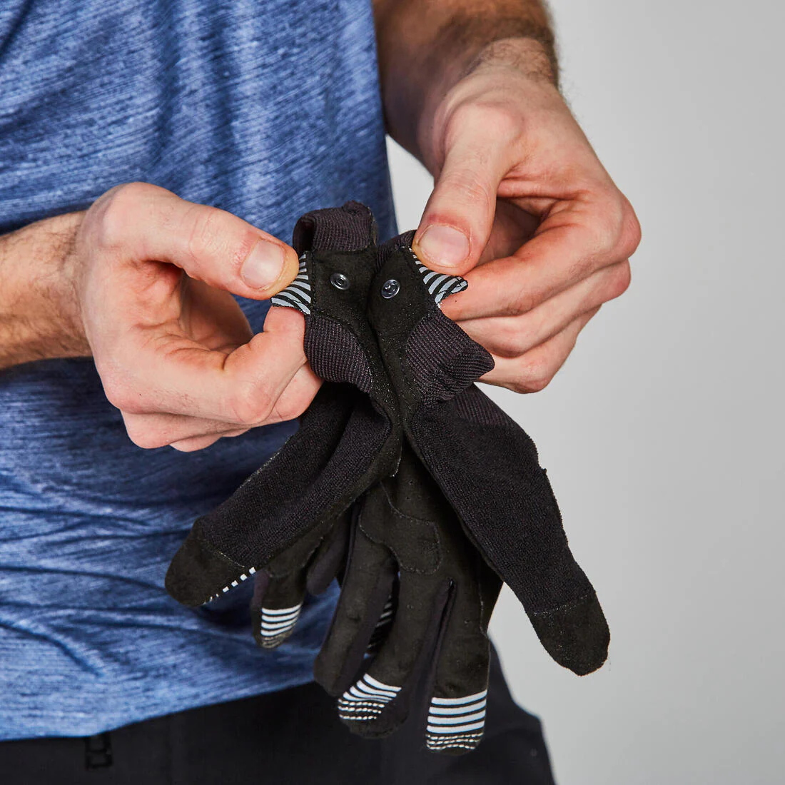 ST 100 Mountain Bike Gloves - Black - Image 4