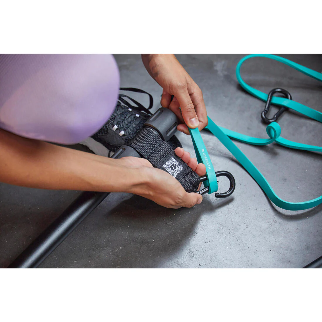 Strength Training Bar with Two 15 kg Bands - Image 9