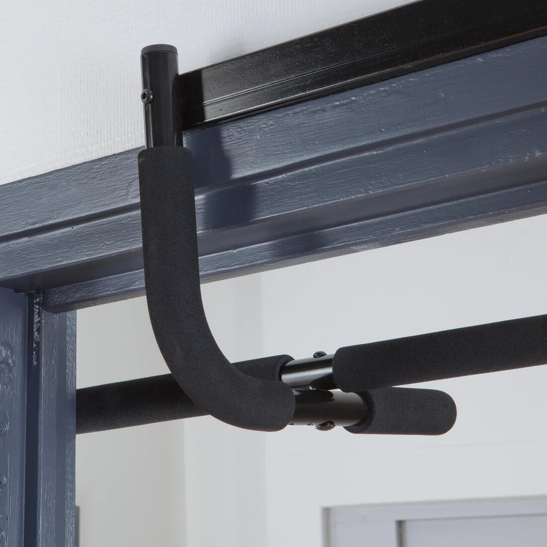Strength Training Pull-Up Bar 500 - Image 13