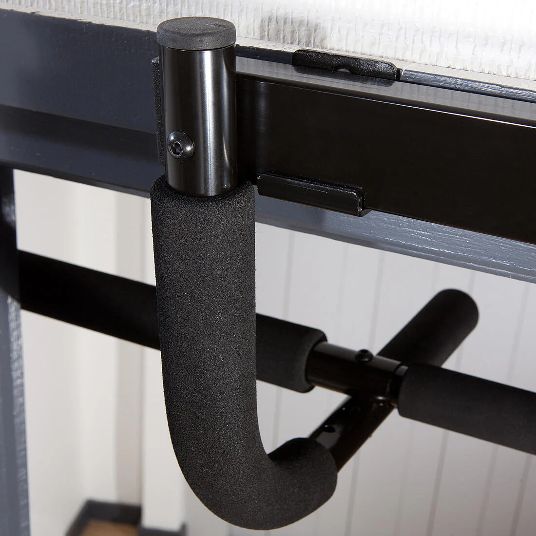 Strength Training Pull-Up Bar 500 - Image 4