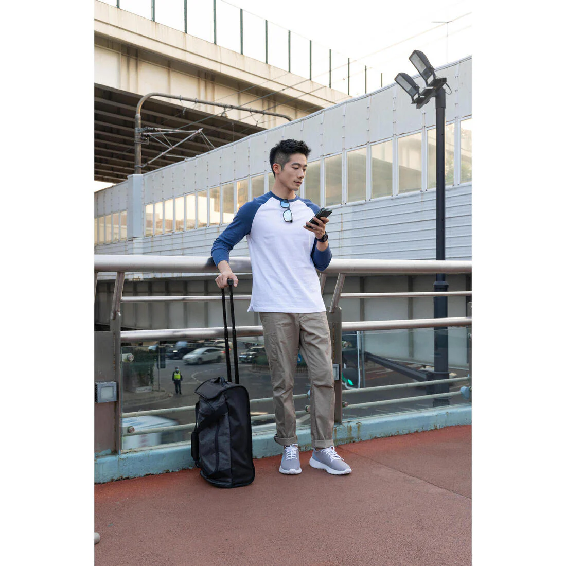 Suitcase Essential 30 L - Black/Grey - Image 14