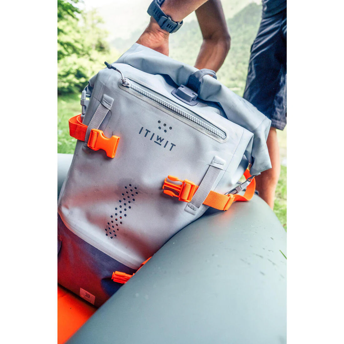 Waterproof backpack 30 l grey - Image 16