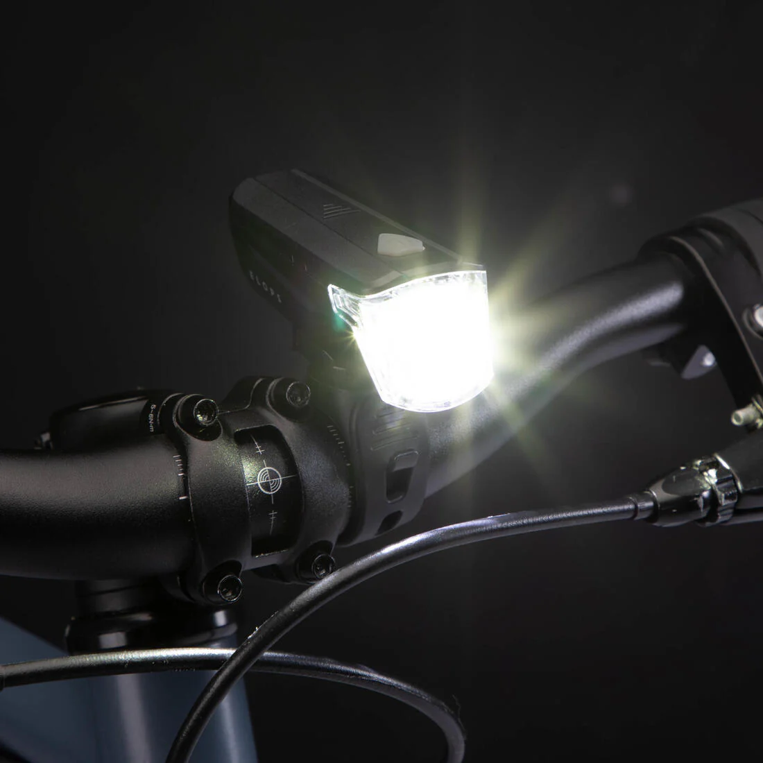 Waterproof front and rear battery-powered LED bike light set - Image 5