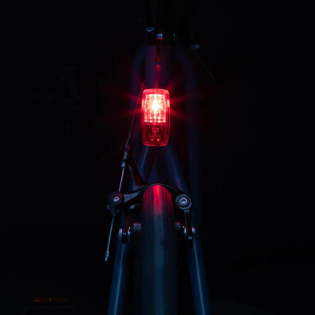 Waterproof front and rear battery-powered LED bike light set - Image 8