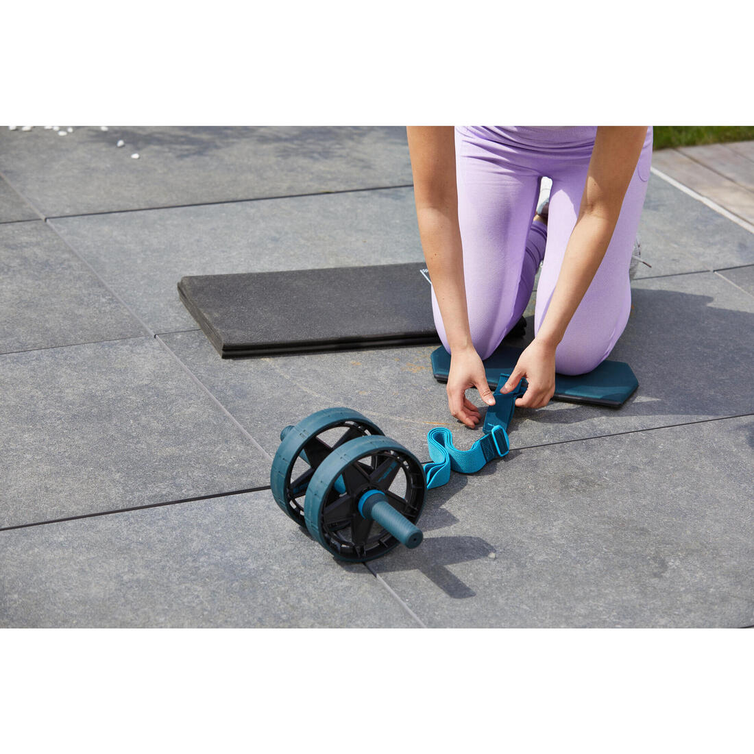 Weight Training Ab Wheel With or Without Elastic Band Support - Image 10