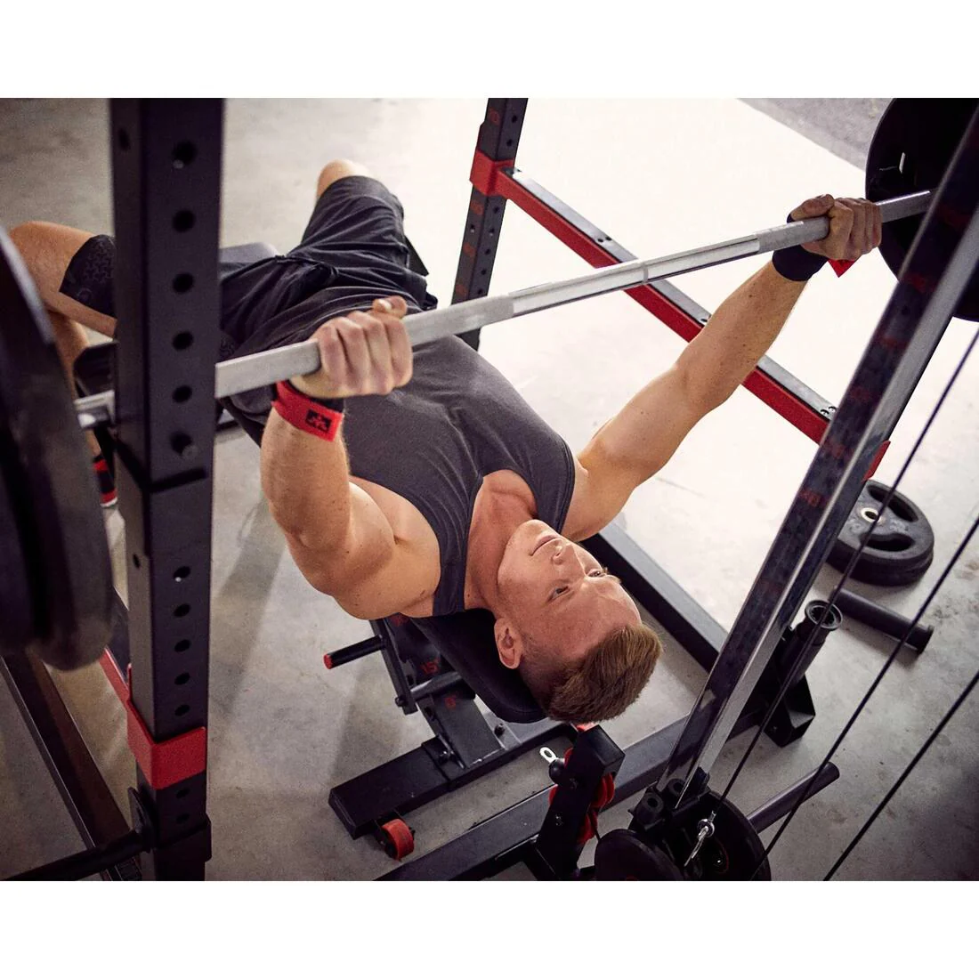 Weight Training Rack Chin-up / Squat / Bench Press / Back Pull - Image 13