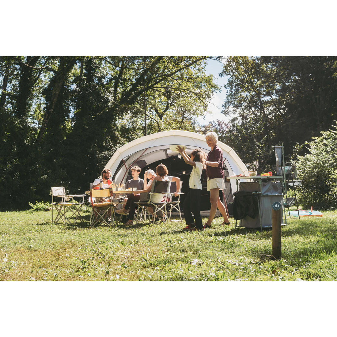 Wide, comfortable folding camping chair, with armrests - Image 8