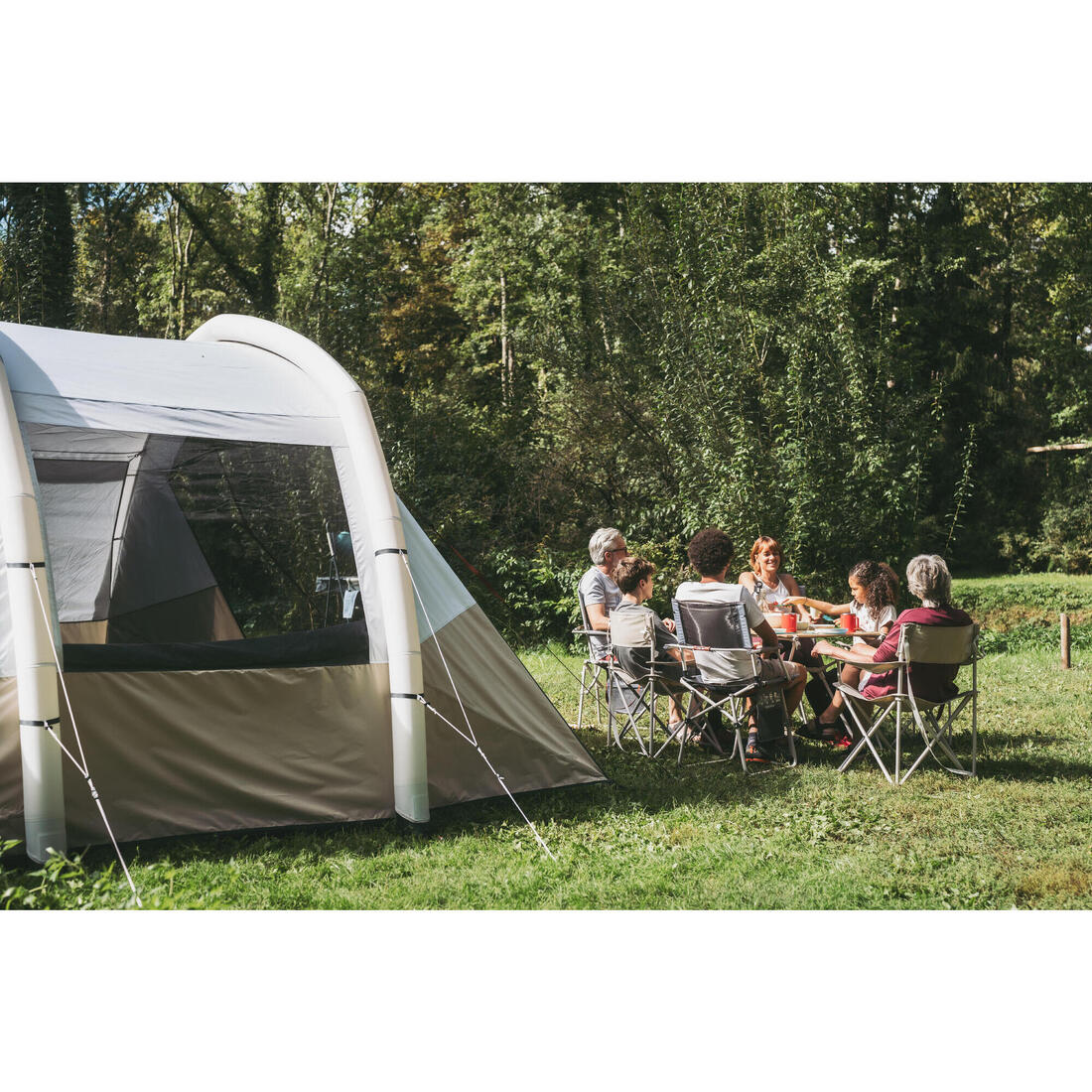 Wide, comfortable folding camping chair, with armrests - Image 9