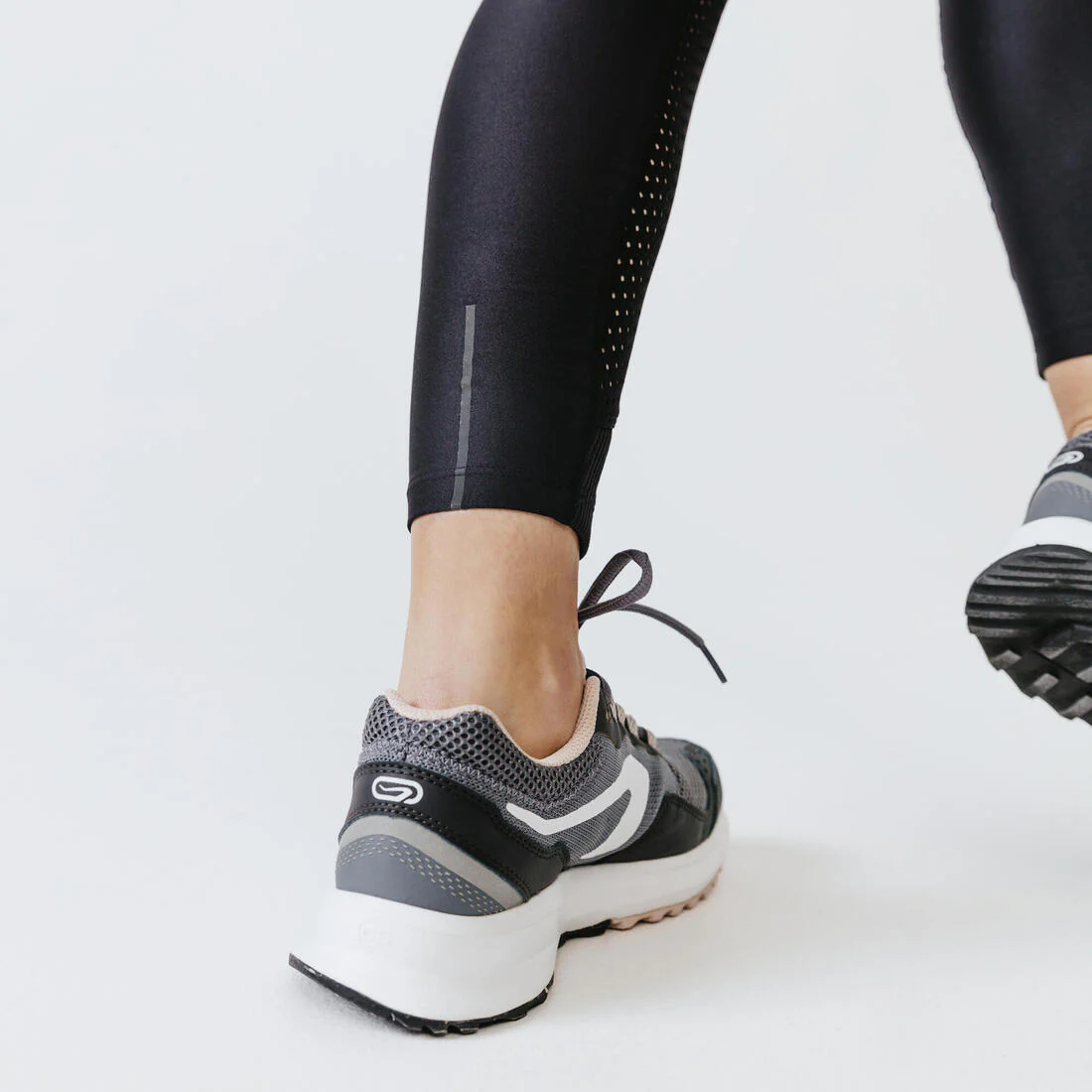 Women's breathable long running leggings Dry+Feel - black - Image 8