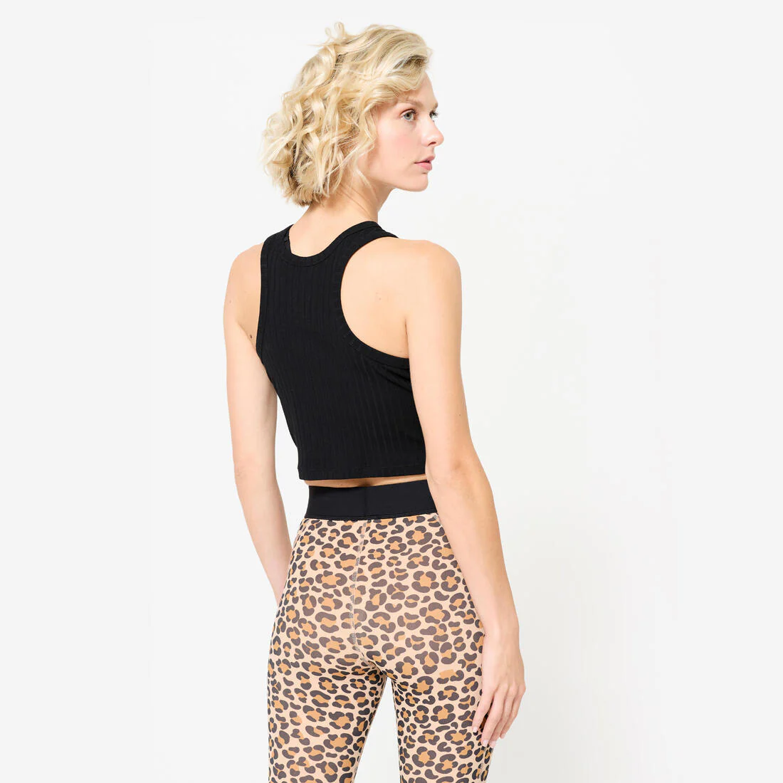 Women's Cropped Fitness Tank Top - Image 4
