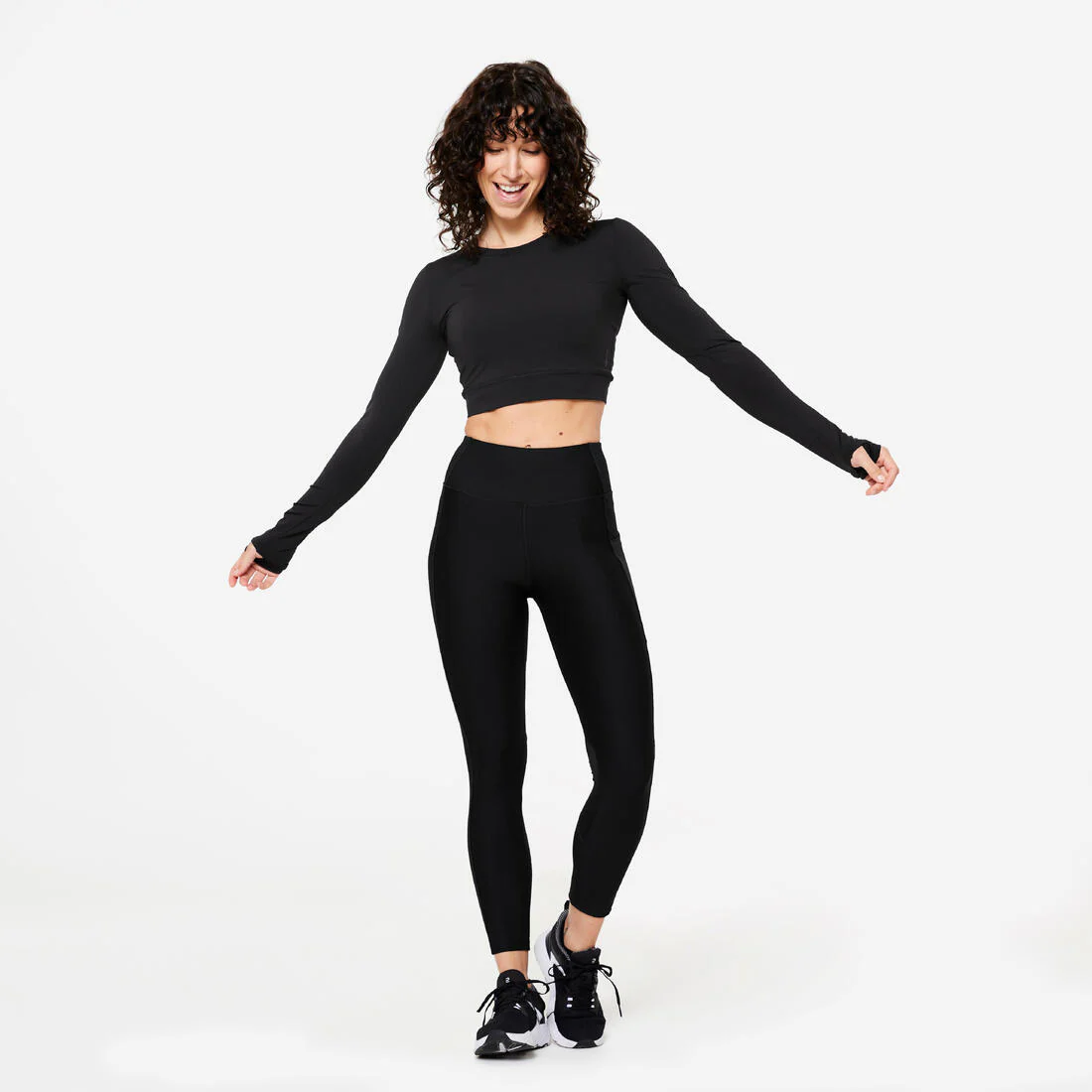 Women's Fitness Long-Sleeved Cropped T-Shirt - Black - Image 2