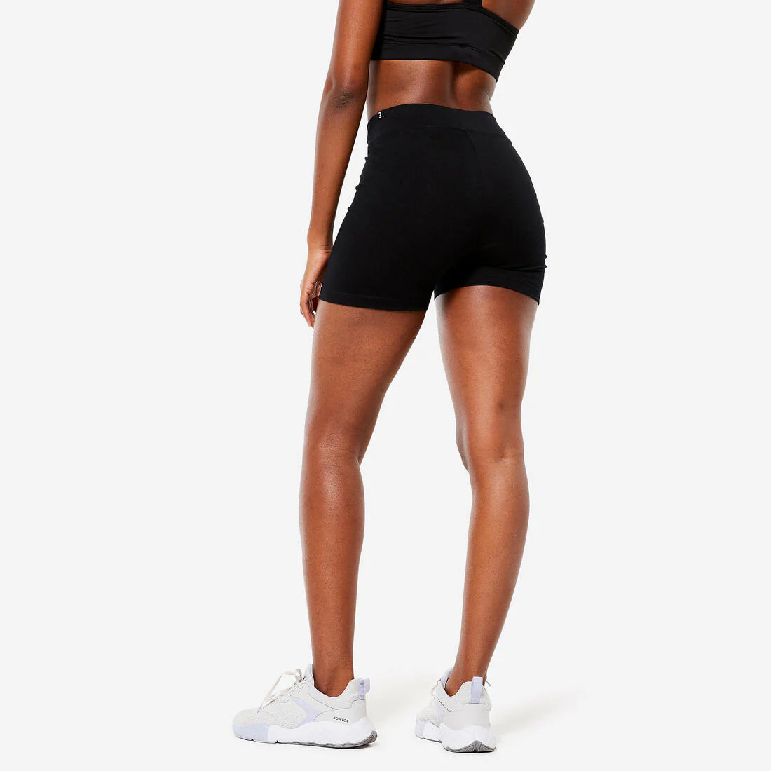 Women's Gym Shorts Black Slim-Fit Design - 500 Series - Image 4