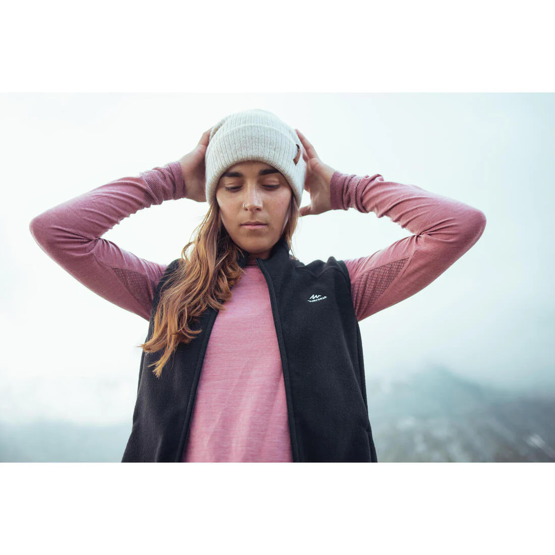 Women’s Mountain Walking Sleeveless Fleece Jacket MH100 - Black - Image 11