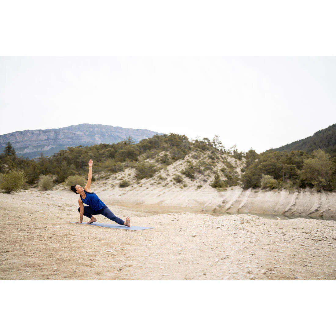 Women's Seamless 7/8-Length Dynamic Yoga Leggings - Dark - Image 16