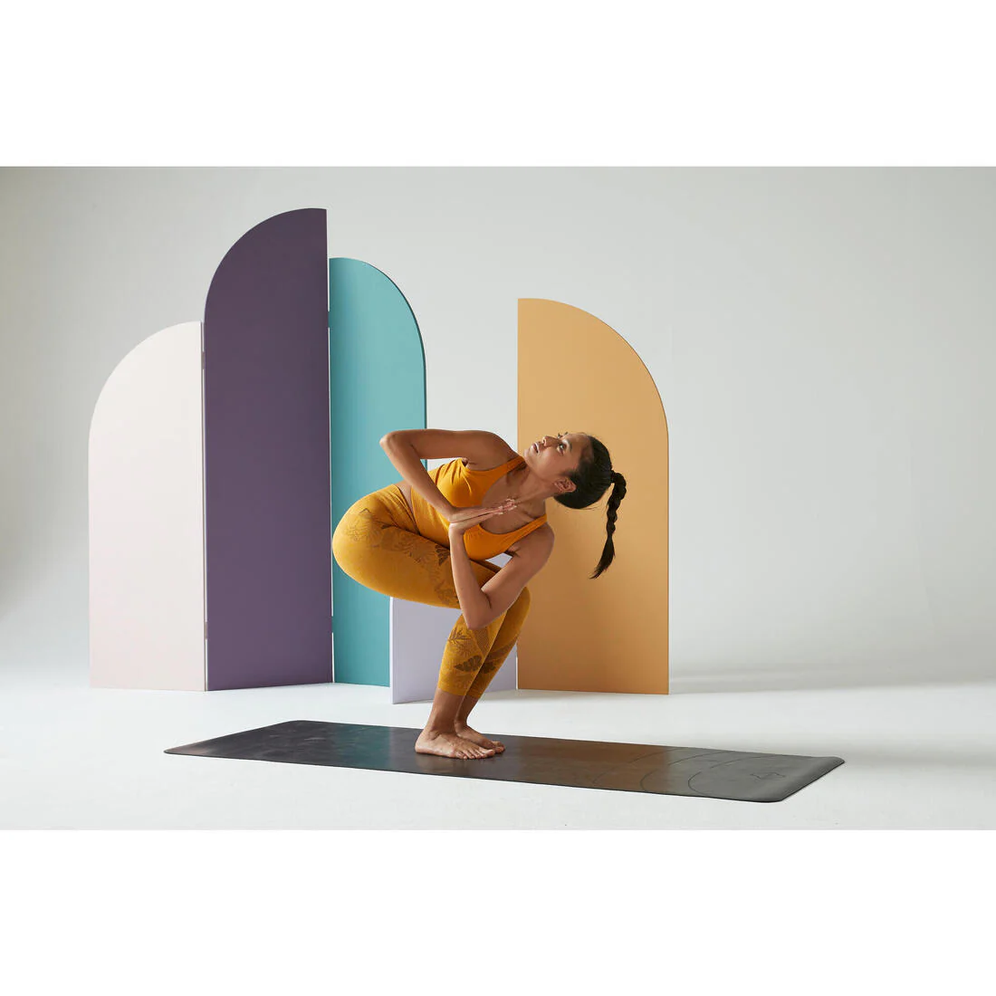 Women's Seamless 7/8-Length Dynamic Yoga Leggings - Dark - Image 17