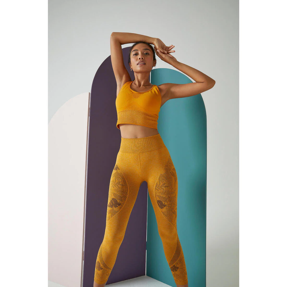 Women's Seamless 7/8-Length Dynamic Yoga Leggings - Dark - Image 20