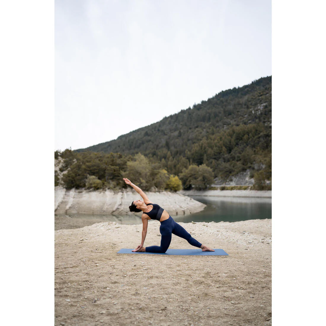 Women's Seamless 7/8-Length Dynamic Yoga Leggings - Dark - Image 22