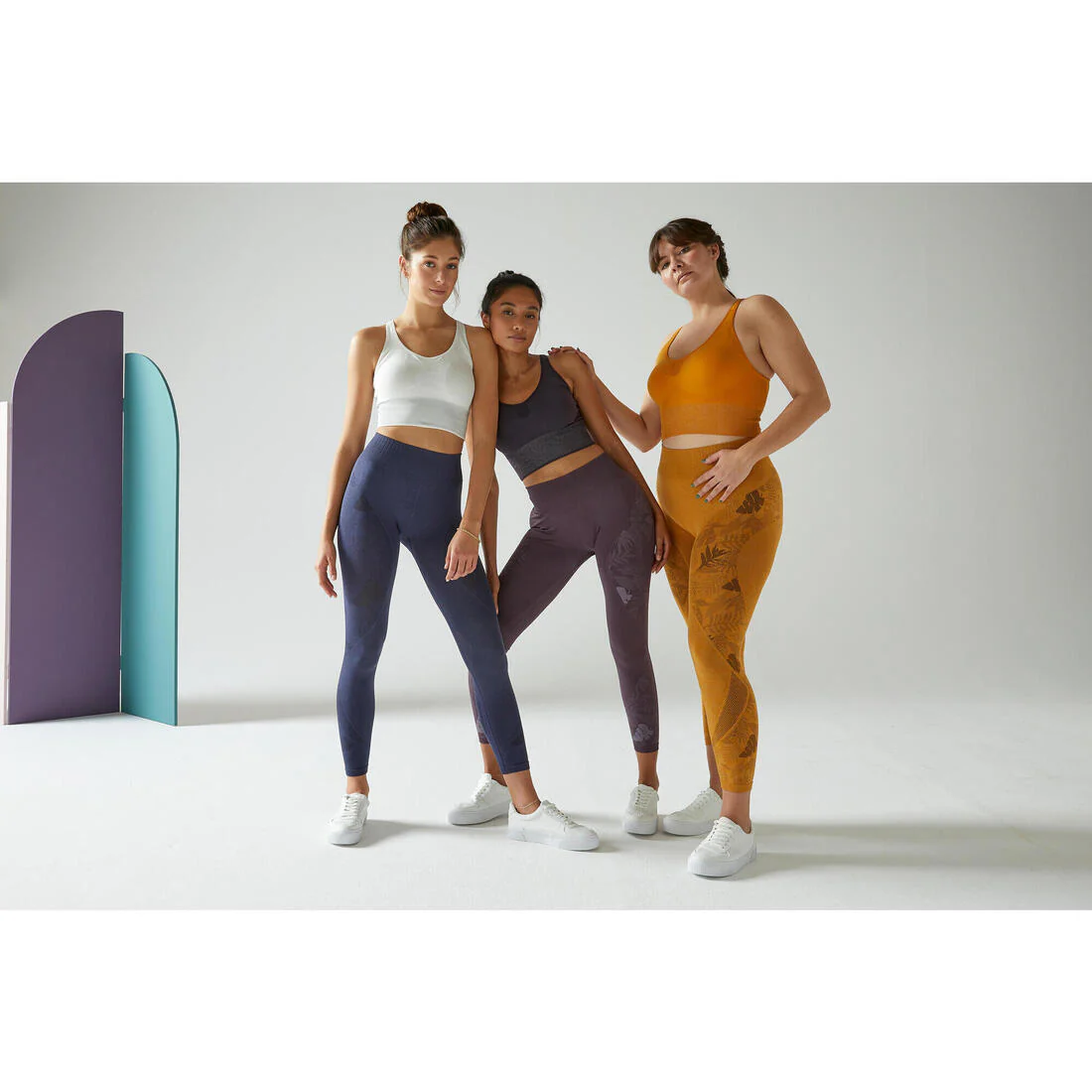 Women's Seamless 7/8-Length Dynamic Yoga Leggings - Dark - Image 32