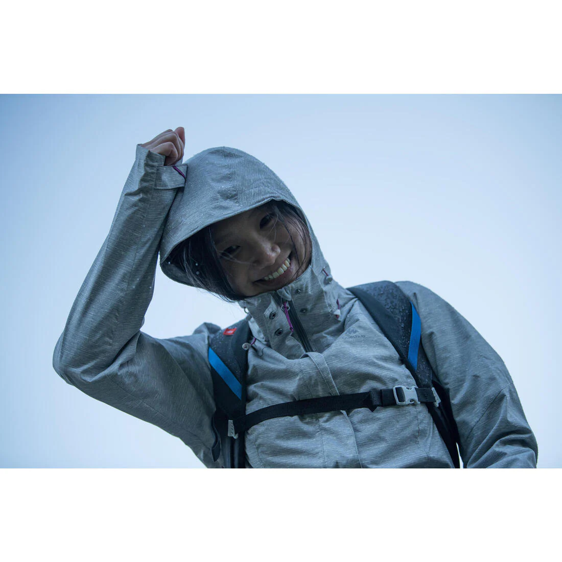 Women's waterproof hiking jacket MH100 - Grey - Image 10