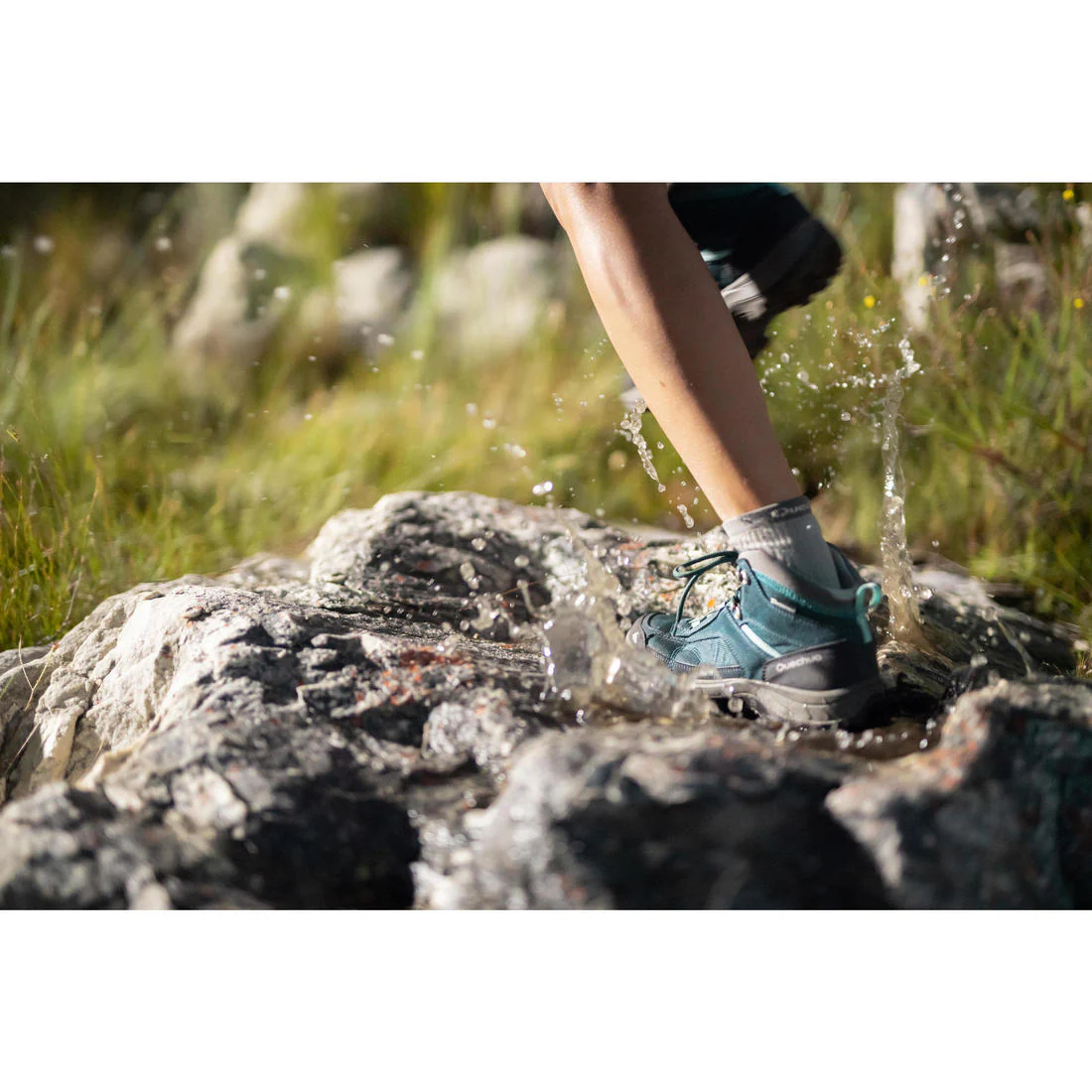 Women’s waterproof mountain walking boots - MH100 Mid - Turquoise - Image 2